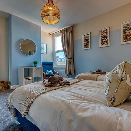 2 Bedrooms Modern, Stunning & Stylish Contractor House, Prime Portsmouth Location With Free Parking Permit, Summer Special Offer!! - By Blue Puffin Stays Kültér fotó