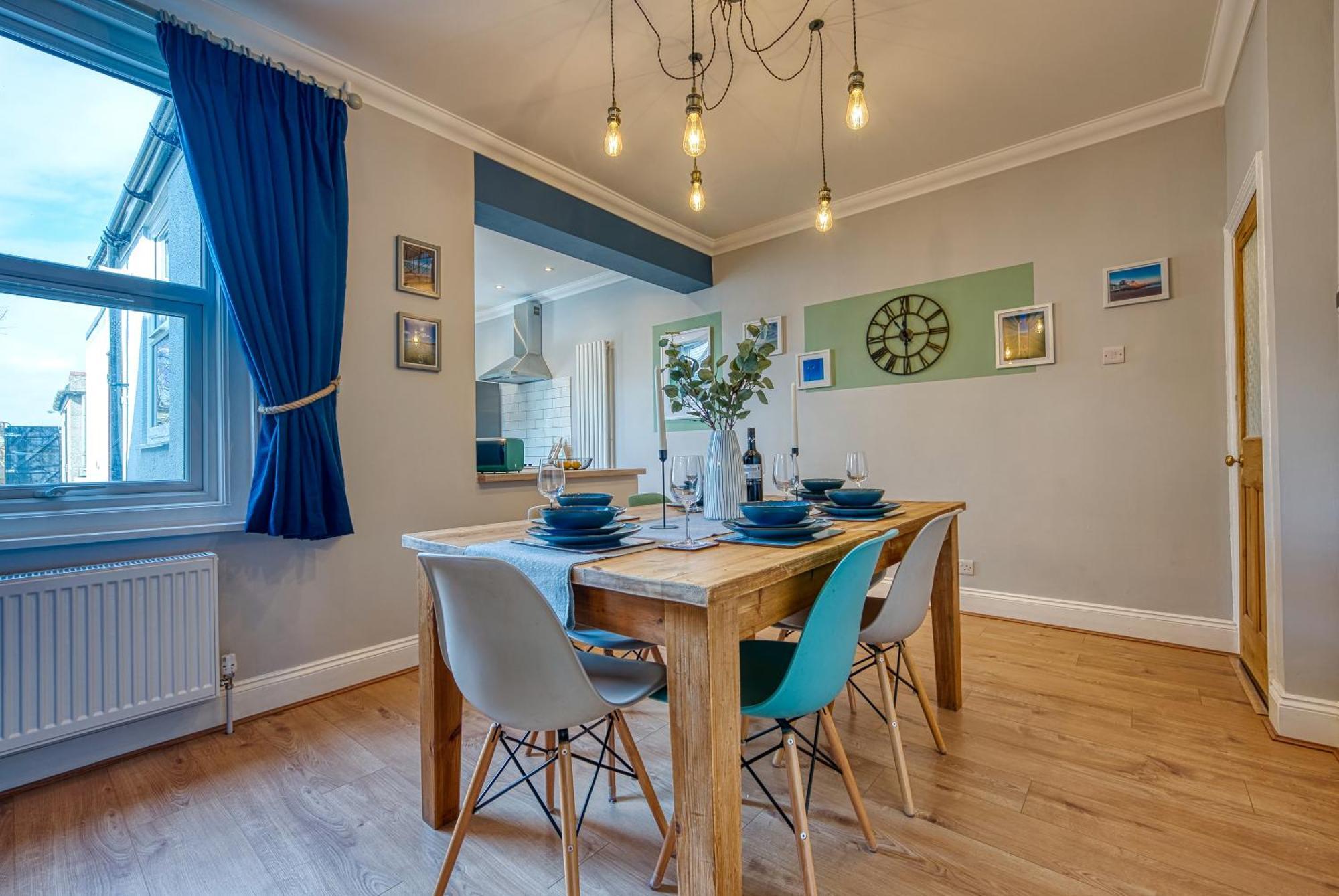 2 Bedrooms Modern, Stunning & Stylish Contractor House, Prime Portsmouth Location With Free Parking Permit, Summer Special Offer!! - By Blue Puffin Stays Kültér fotó