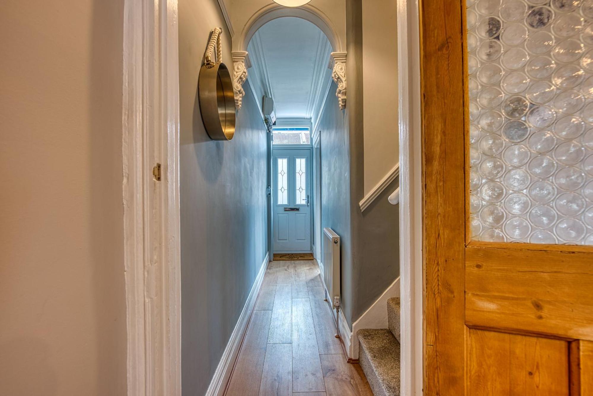 2 Bedrooms Modern, Stunning & Stylish Contractor House, Prime Portsmouth Location With Free Parking Permit, Summer Special Offer!! - By Blue Puffin Stays Kültér fotó